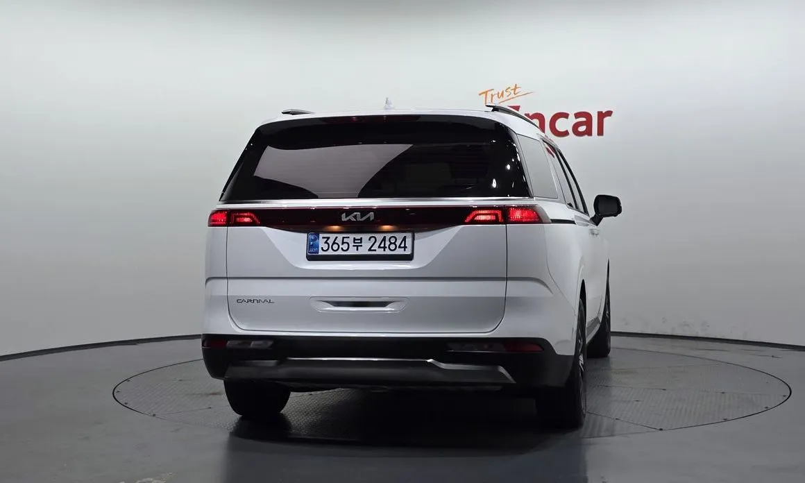 Kia Carnival — фото 4