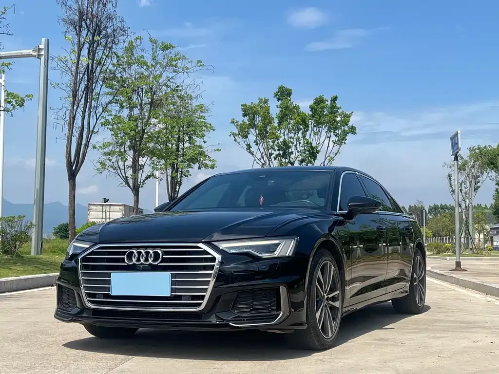 Audi A6L — фото 1