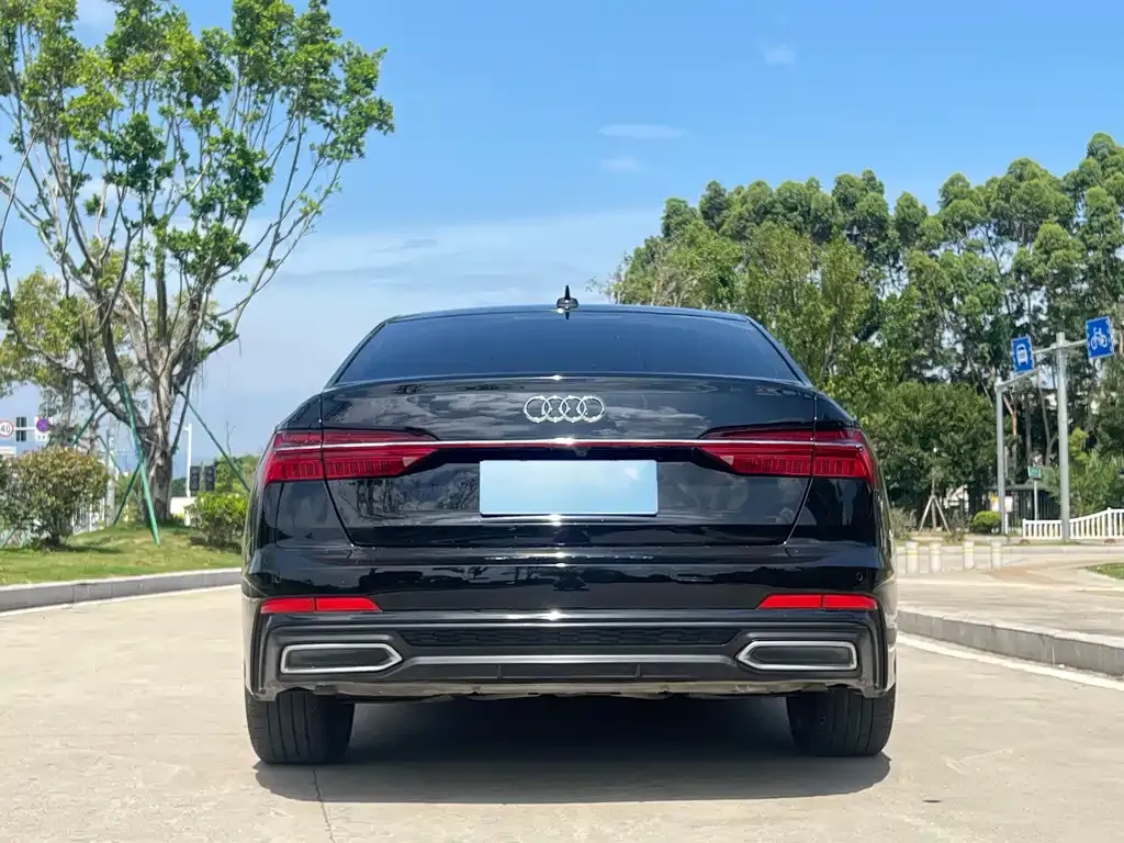 Audi A6L — фото 5