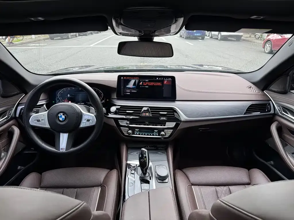 BMW 5 Series — фото 4
