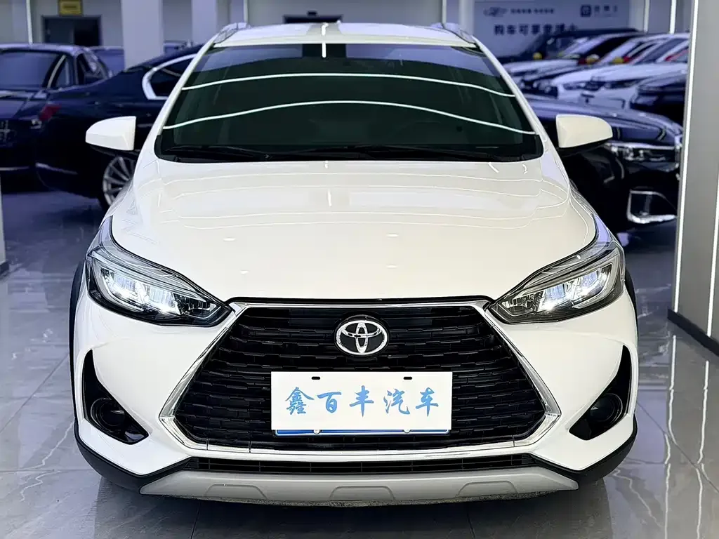 Toyota Yaris L — фото 10