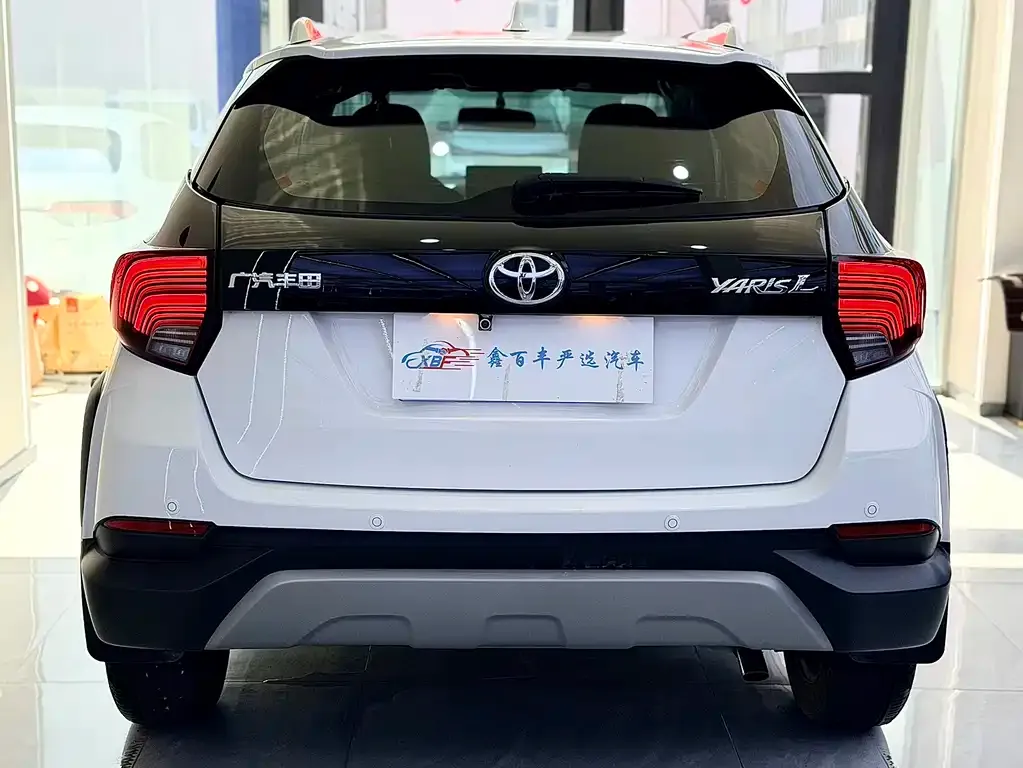 Toyota Yaris L — фото 6