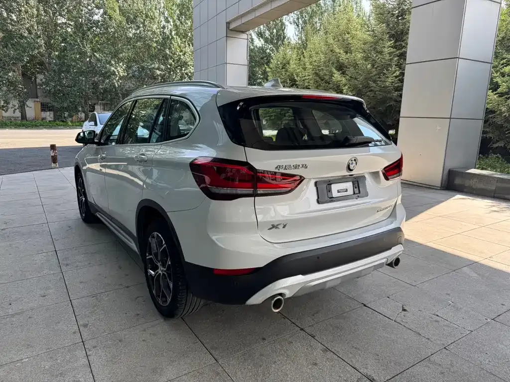 BMW X1 — фото 10