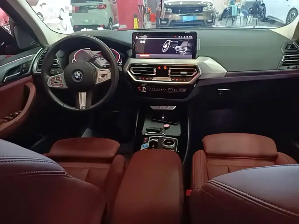 BMW iX3 — фото 9