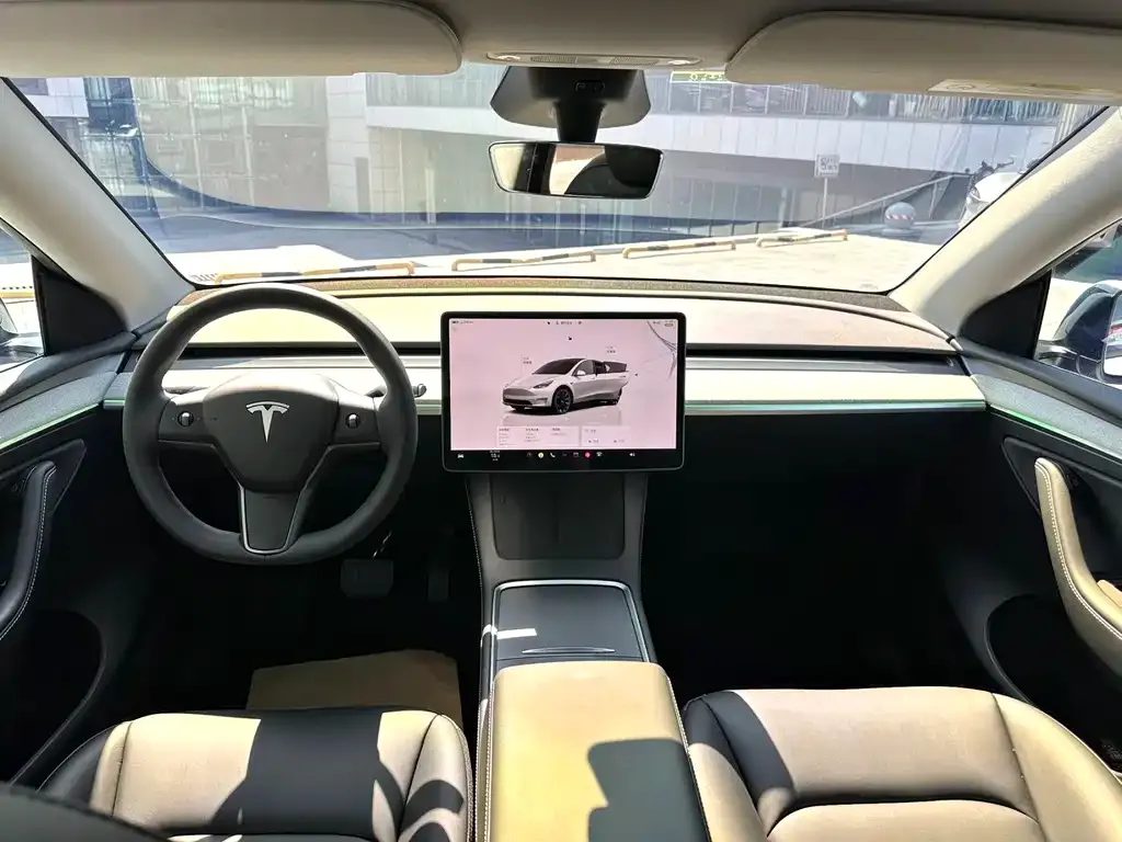 Tesla Model Y — фото 6