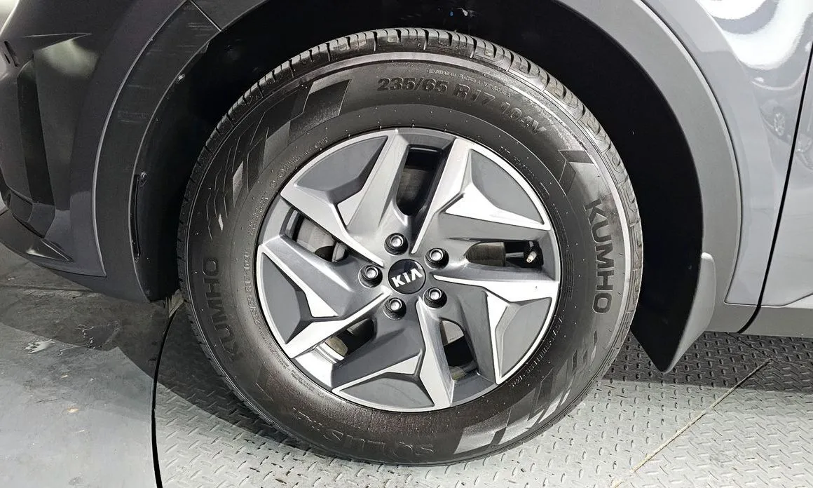 Kia Sorento — фото 7