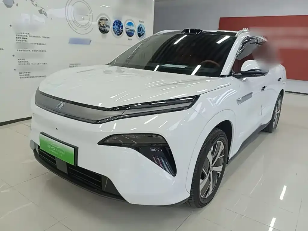 BYD Tang L — фото 1
