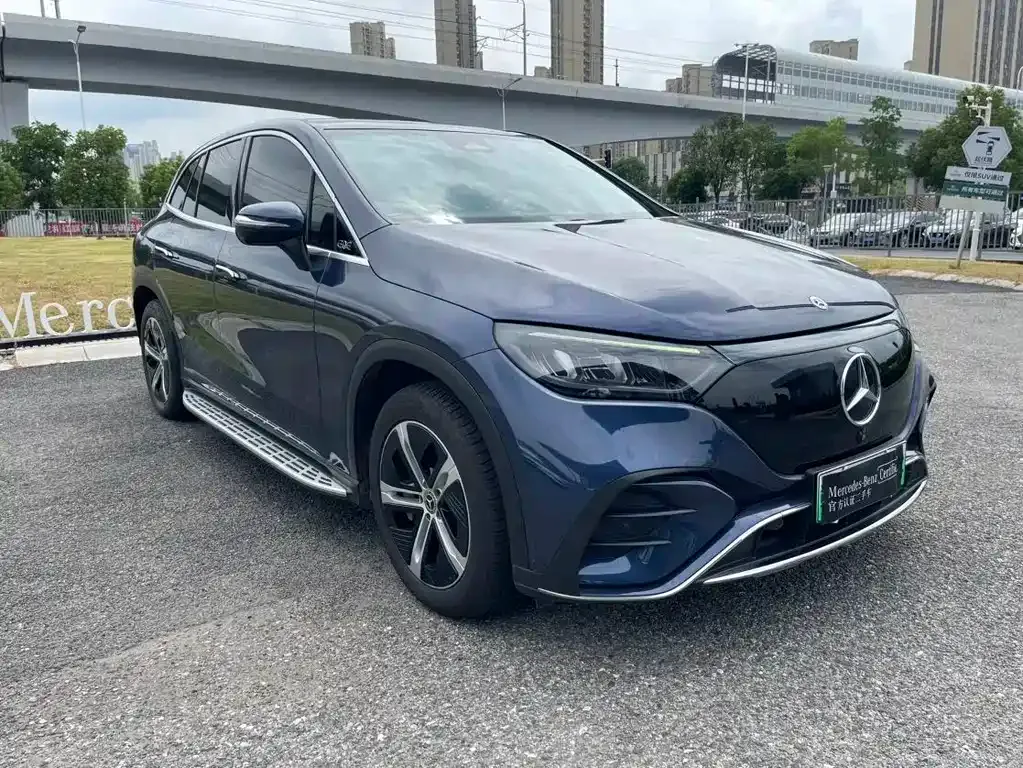 Mercedes-Benz EQE SUV — фото 6