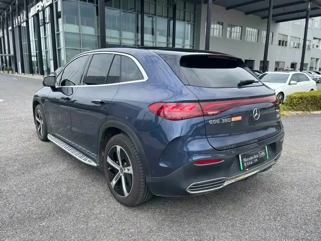 Mercedes-Benz EQE SUV — фото 9