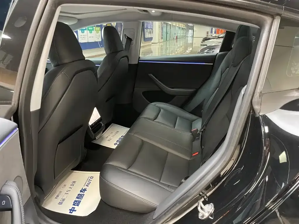 Tesla Model 3 — фото 10