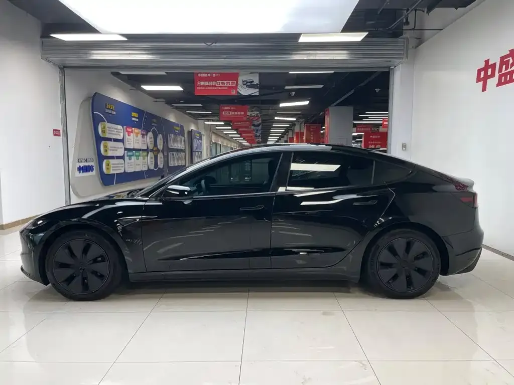 Tesla Model 3 — фото 8