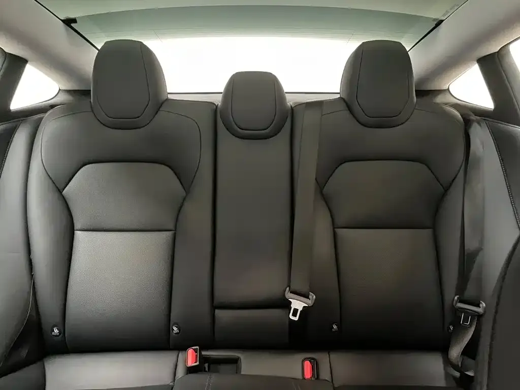 Tesla Model 3 — фото 2