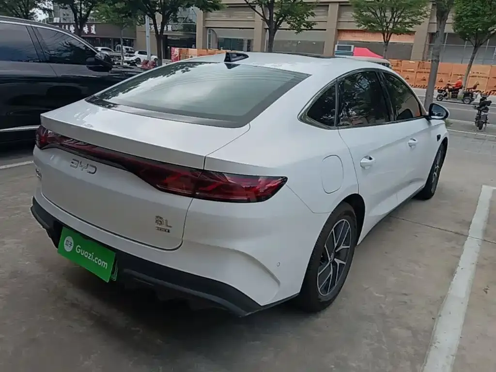 BYD Qin L — фото 5