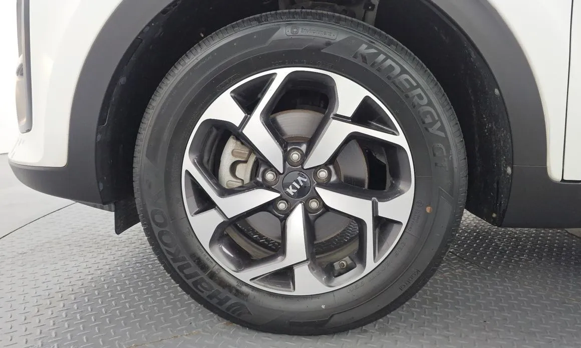 Kia Sportage — фото 9