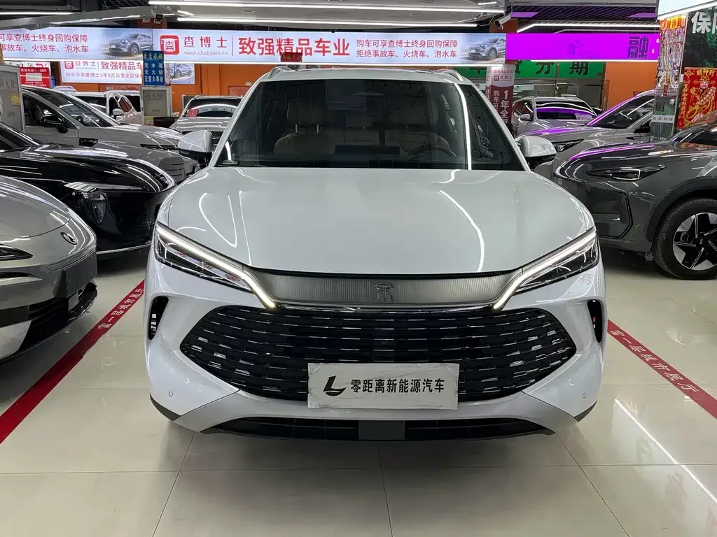 BYD L DM-i — фото 4