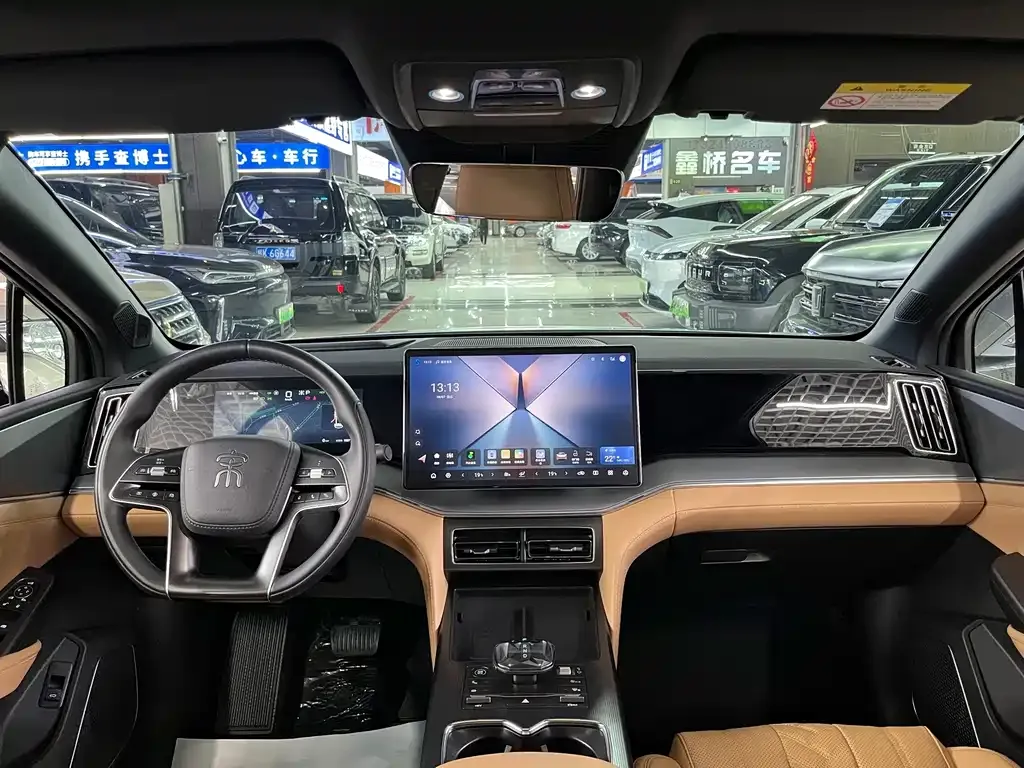 BYD L DM-i — фото 9
