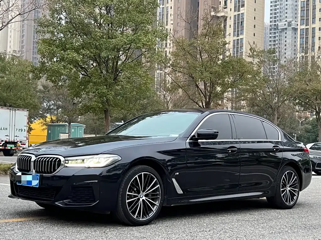 BMW 5 Series — фото 1