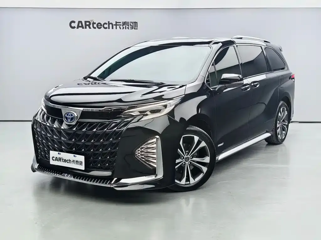 Toyota Sienna — фото 1