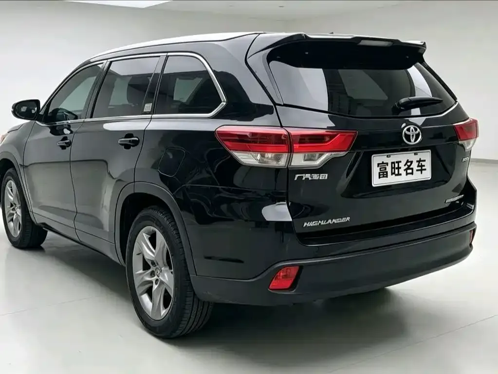 Toyota Highlander — фото 7