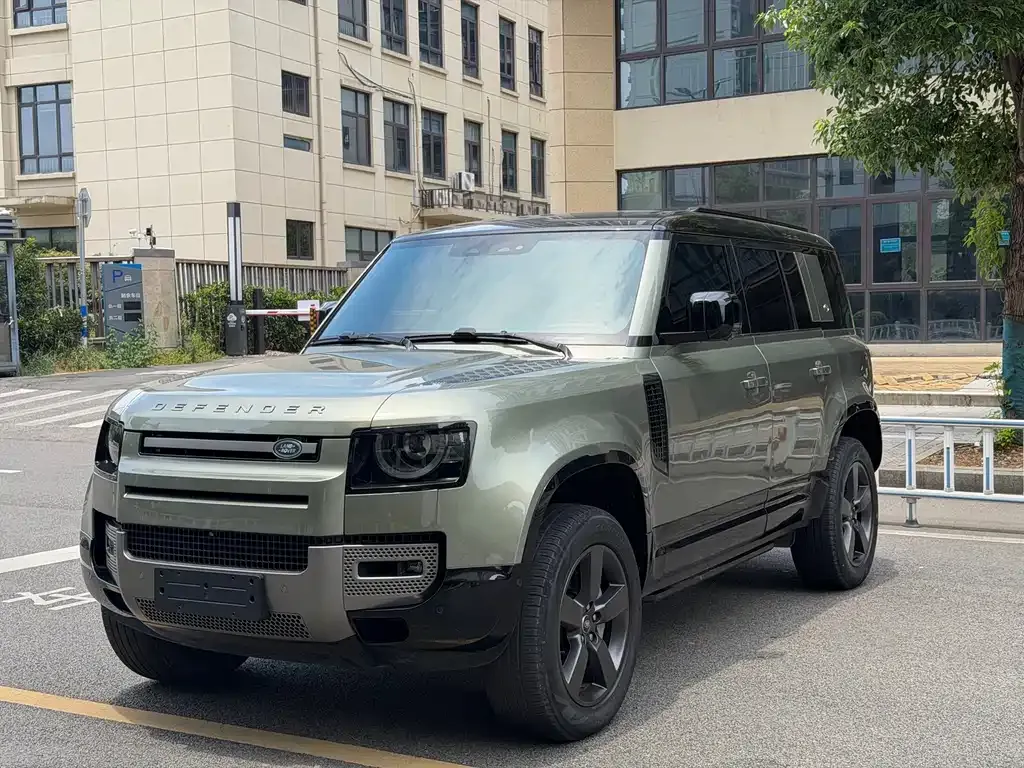 Land Rover Defender — фото 1