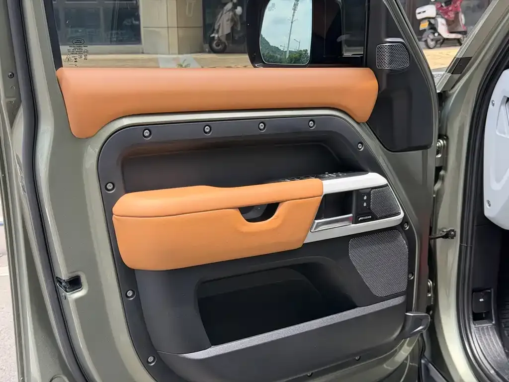 Land Rover Defender — фото 6
