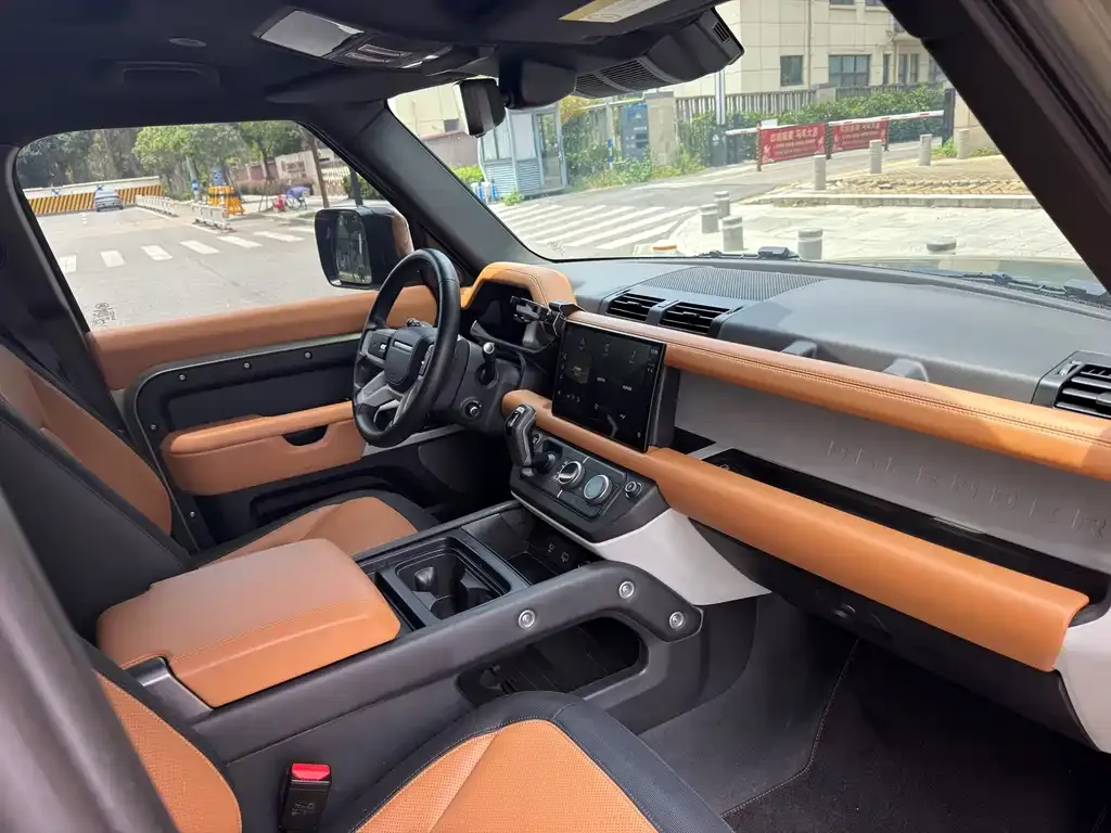Land Rover Defender — фото 10