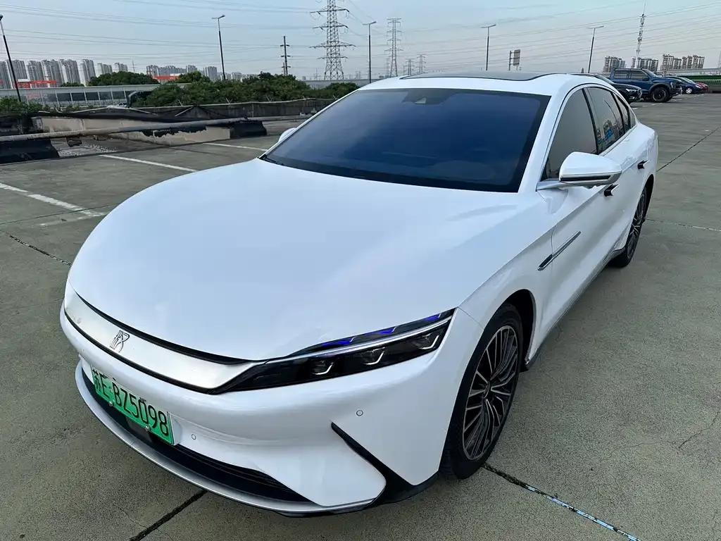 BYD Han — фото 1