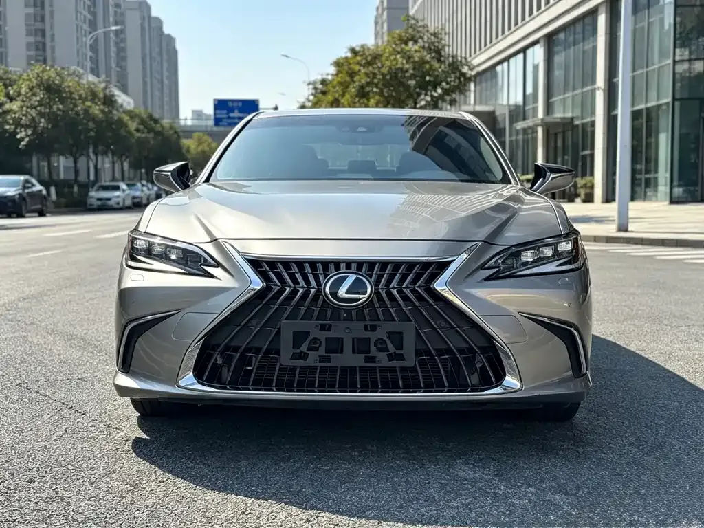 Lexus ES — фото 4