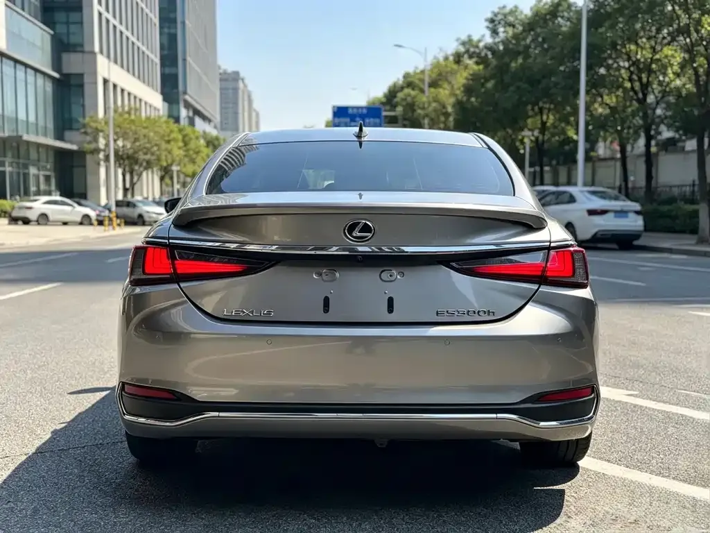 Lexus ES — фото 3