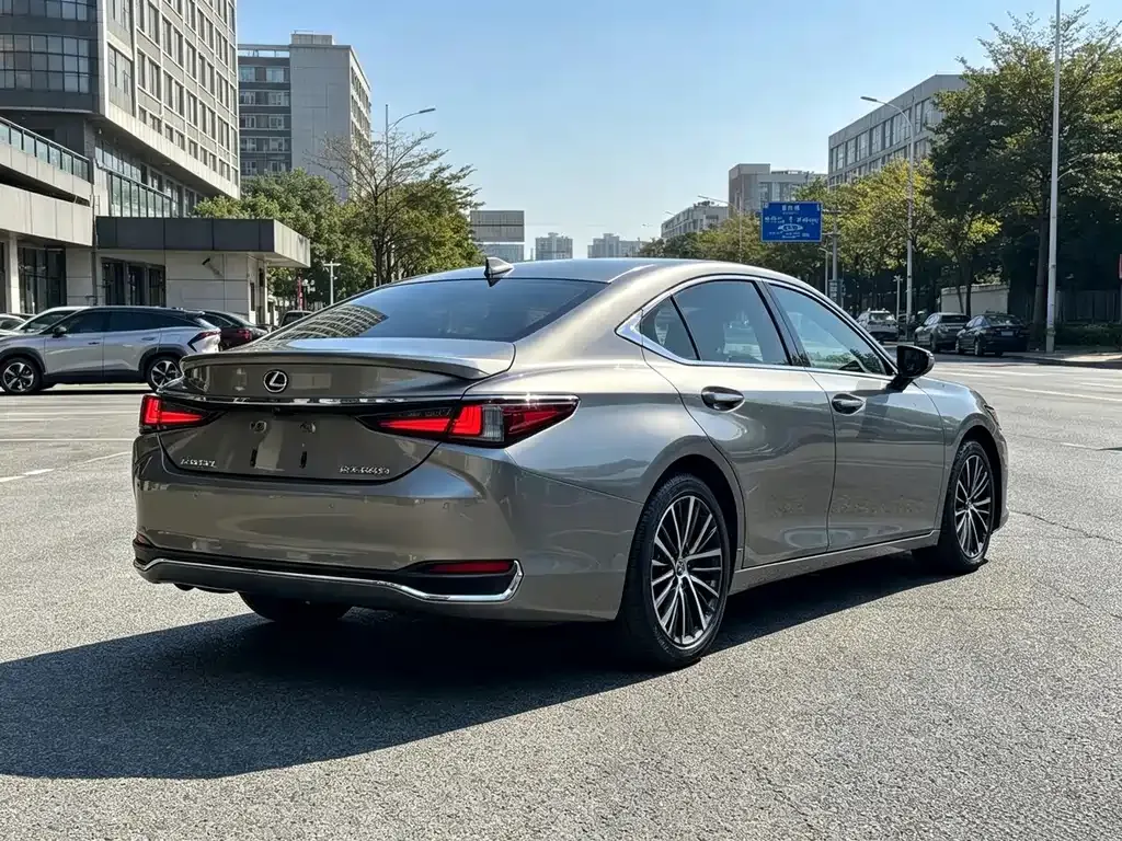 Lexus ES — фото 5
