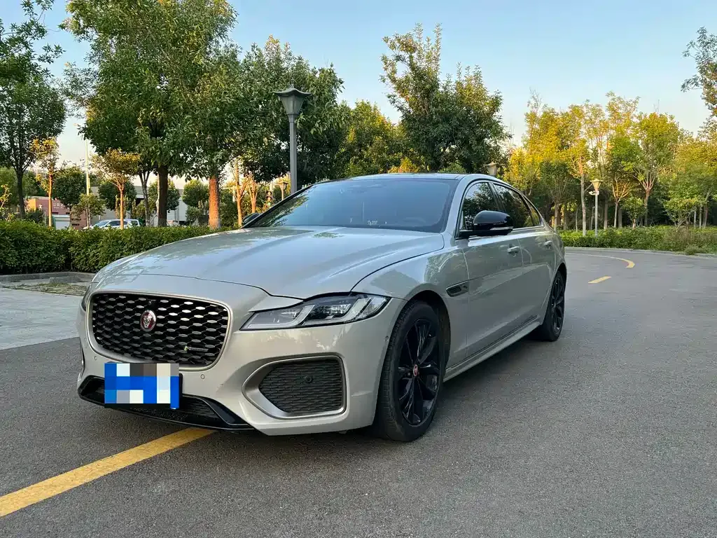 Jaguar XFL — фото 1
