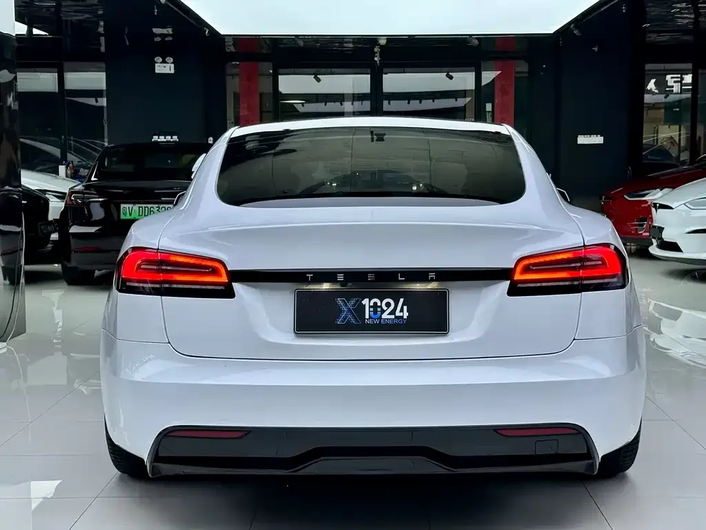 Tesla Model S — фото 3