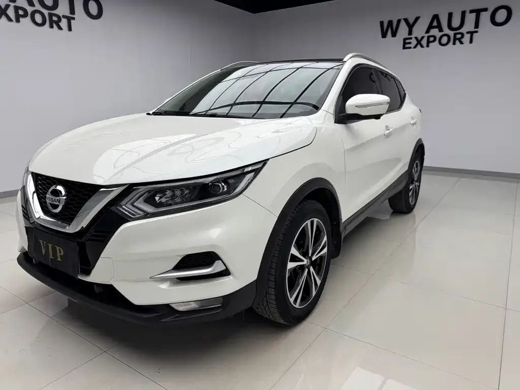 Nissan Qashqai — фото 1