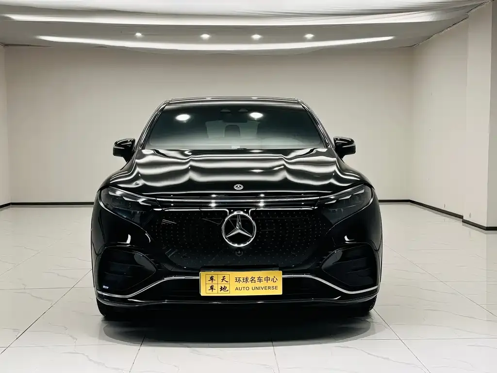 Mercedes-Benz EQS SUV — фото 3