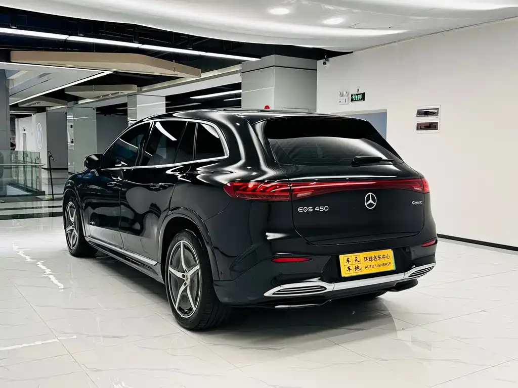 Mercedes-Benz EQS SUV — фото 5
