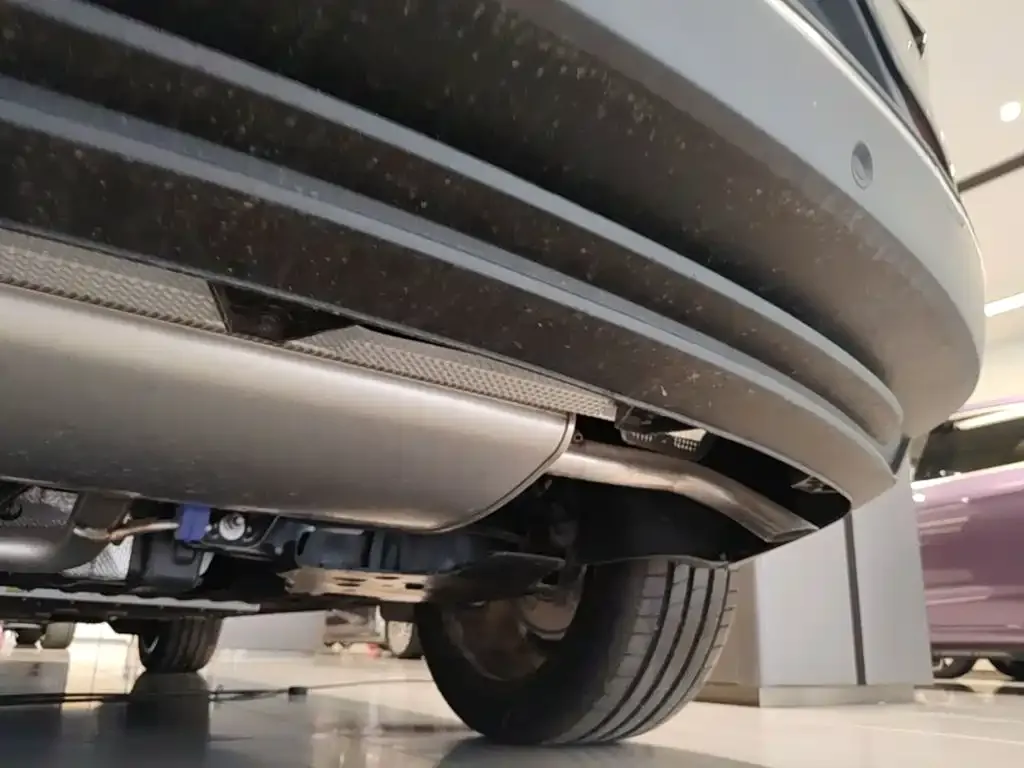 Volvo XC70 Plug-in Hybrid — фото 9