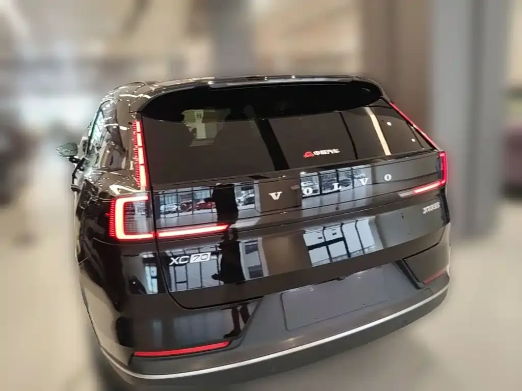 Volvo XC70 Plug-in Hybrid — фото 10