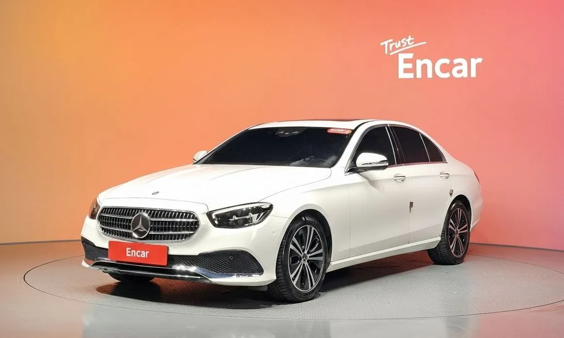 Mercedes-Benz E-Class — фото 1