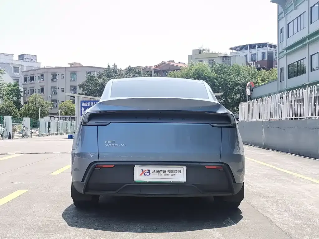 Tesla Model Y — фото 3