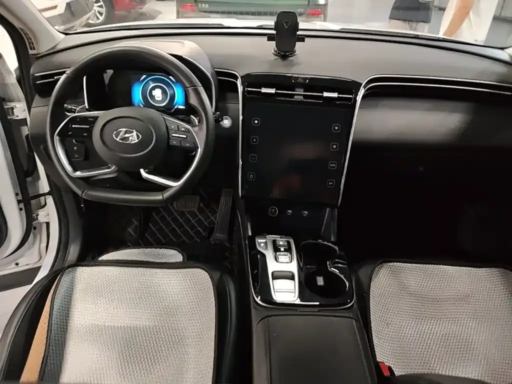 Hyundai Tucson — фото 8