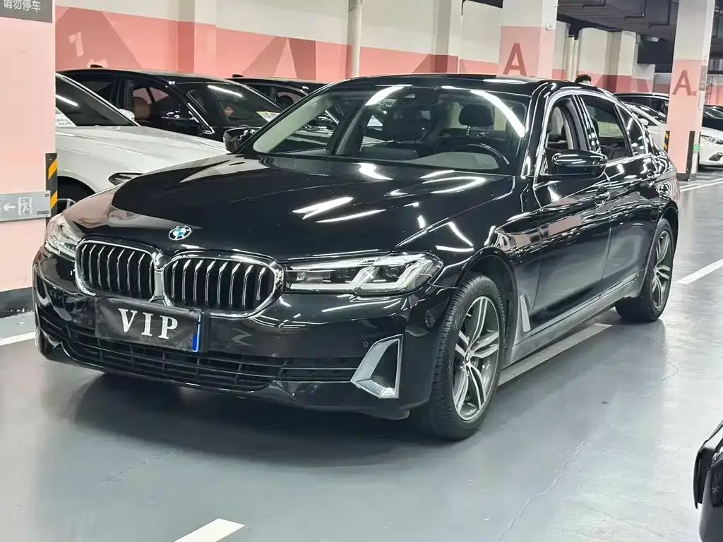 BMW 5 Series — фото 1