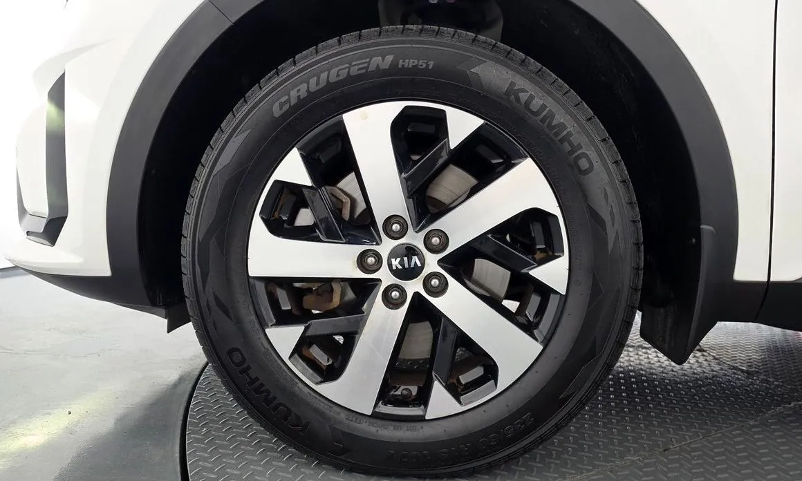 Kia Sorento — фото 10
