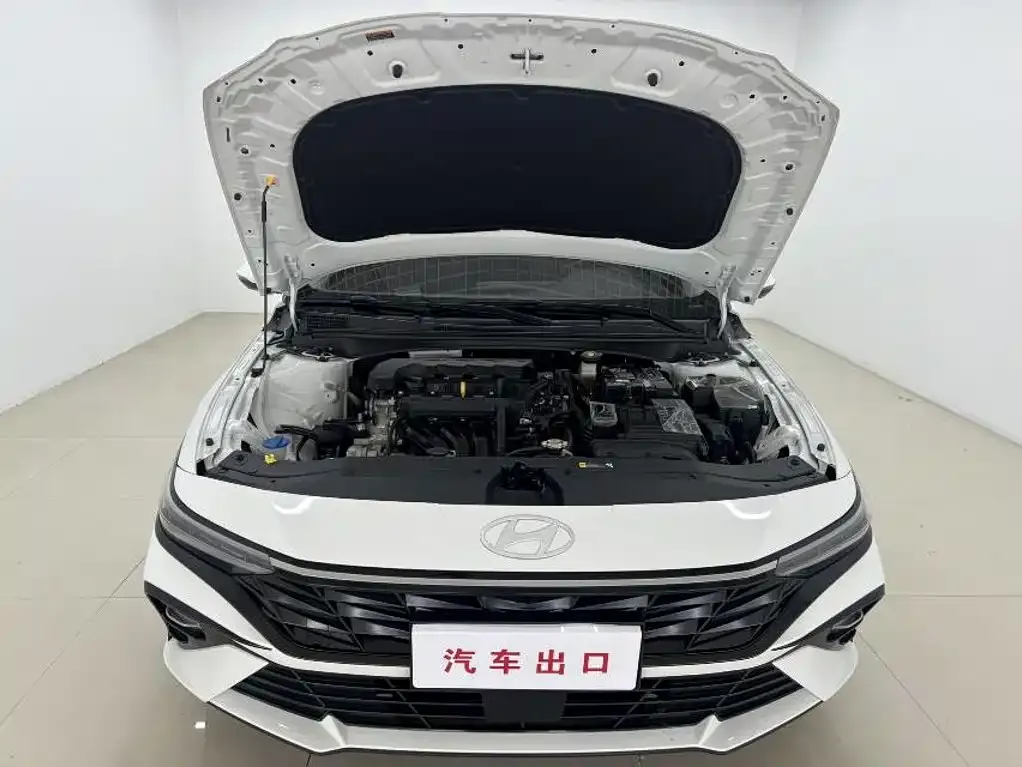 Hyundai Elantra — фото 6