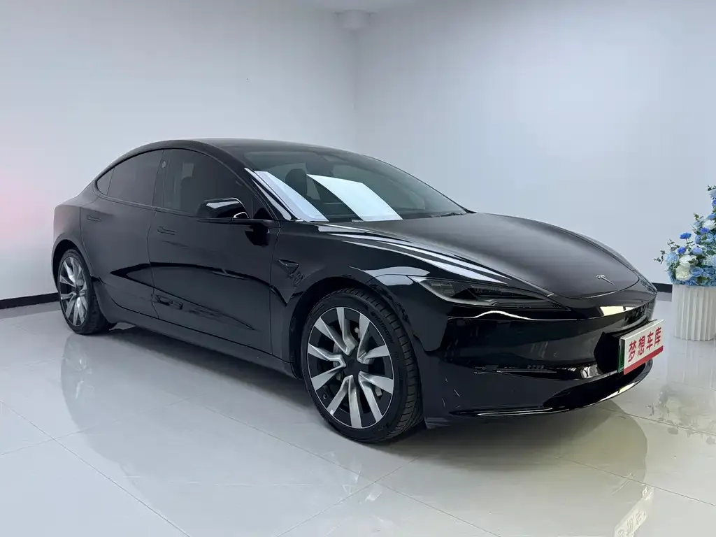 Tesla Model 3 — фото 8