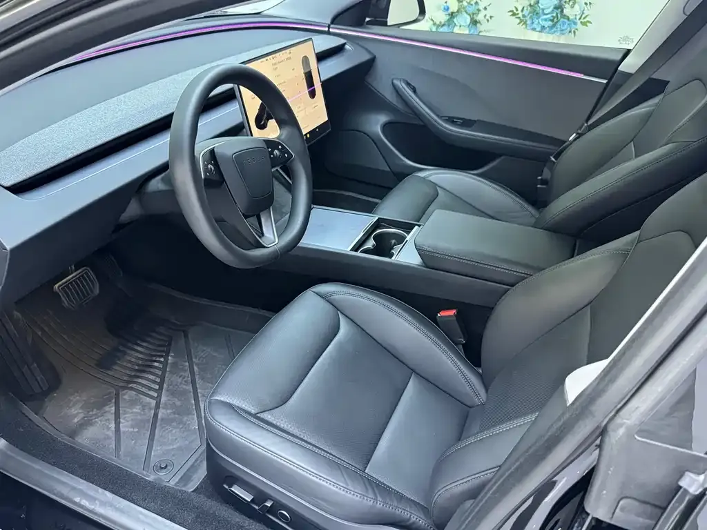 Tesla Model 3 — фото 9