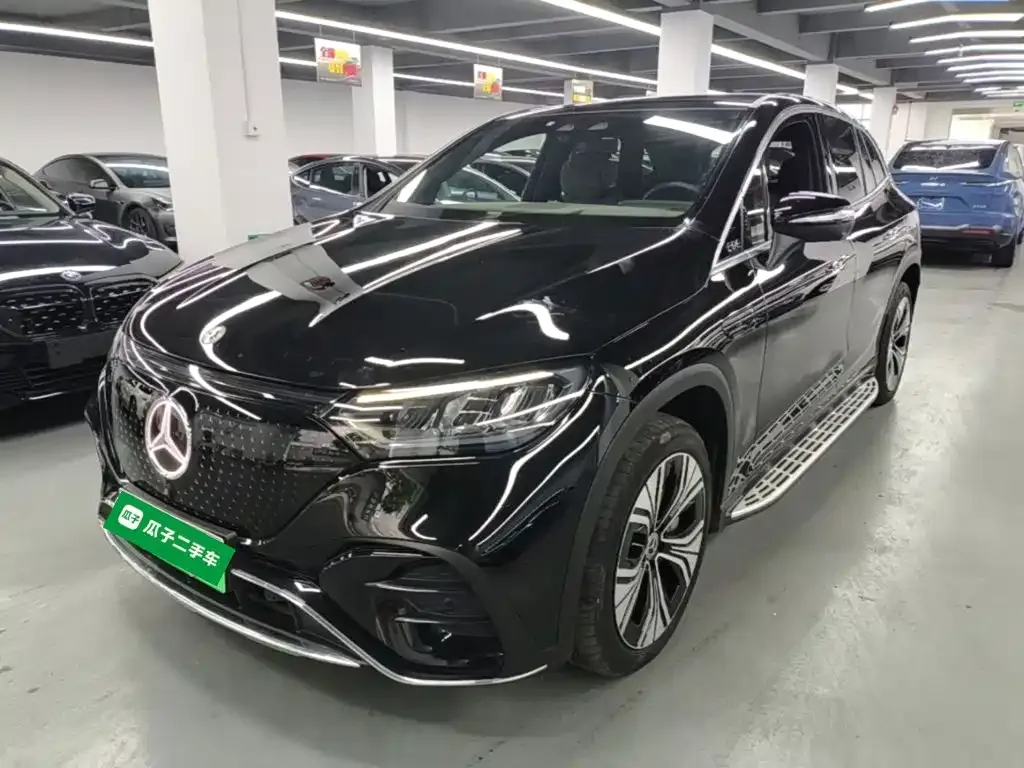 Mercedes-Benz EQE SUV — фото 1