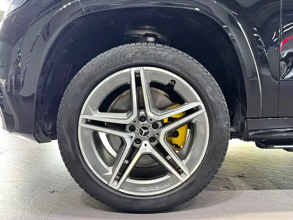 Mercedes-Benz GLS — фото 4