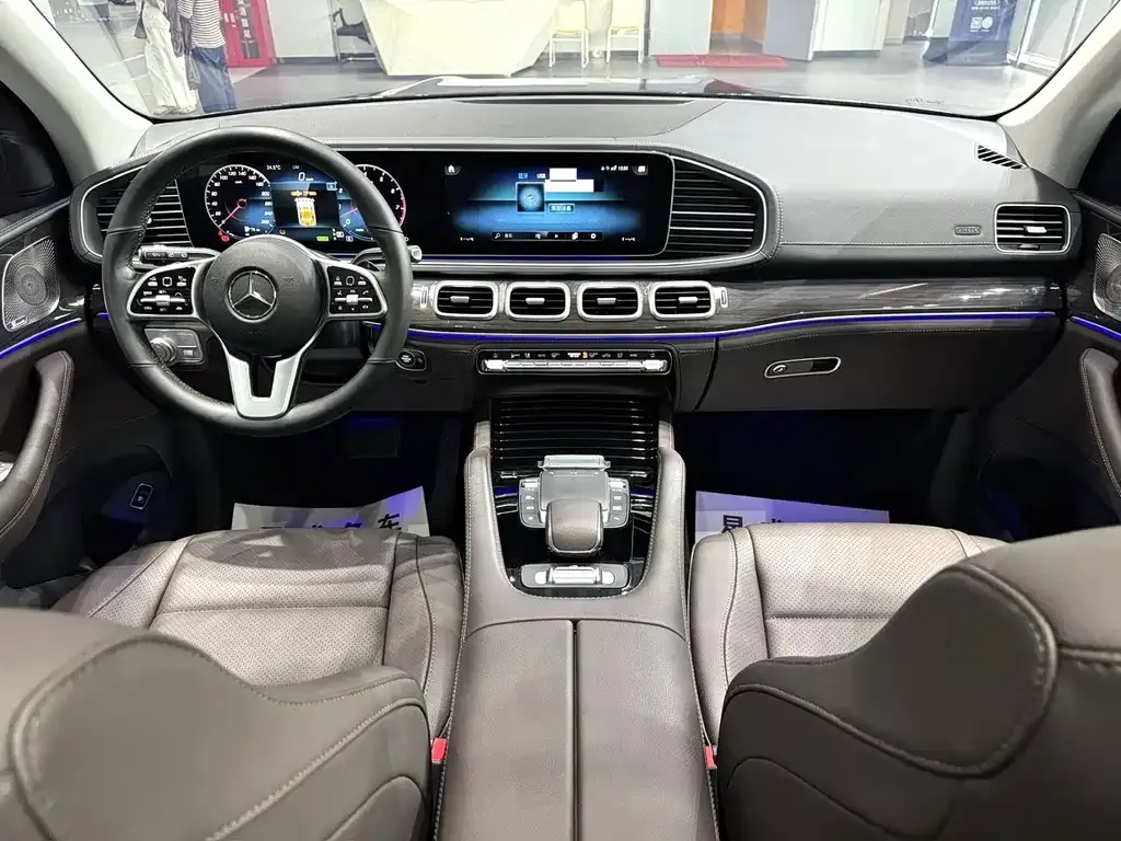 Mercedes-Benz GLS — фото 6