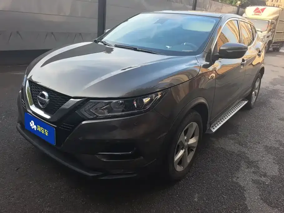 Nissan Qashqai — фото 1