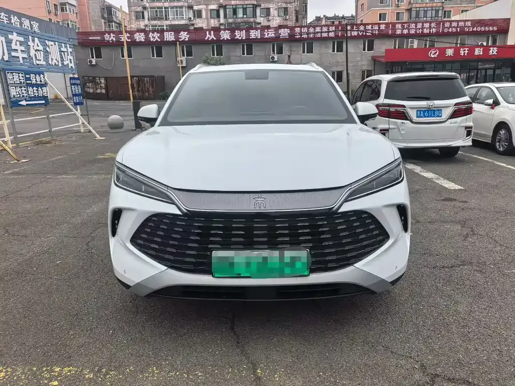 BYD L DM-i — фото 5